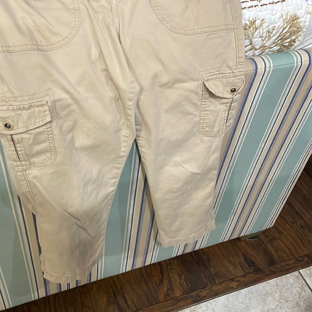 Lee relaxed fit capris